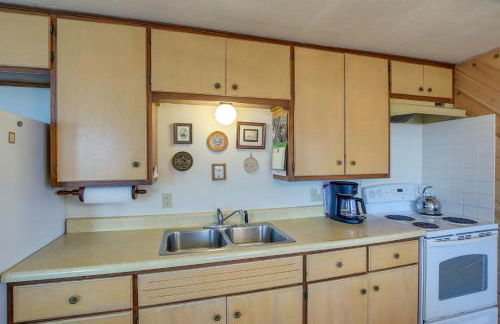 Serene Lakefront Baileys Harbor Home with Deck! - Foto 11