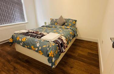 Lovely Hillingdon Family Holiday Home - 6 bedrooms - Foto 4