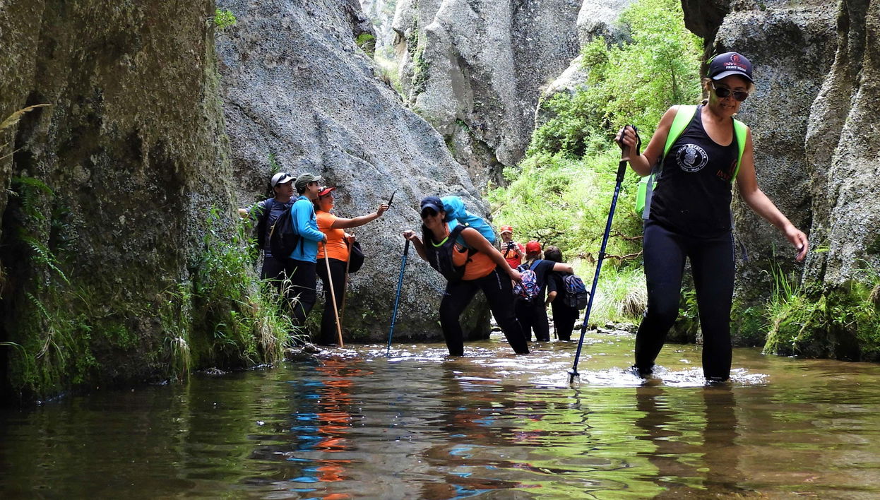 Trilha pela Senda 16 do Valle de Los Lisos + Canyoning