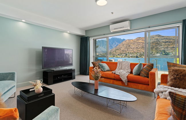 LAKE FRONT 3-BEDROOM APARTMENT WITH LAKE ACCESS - Foto 11