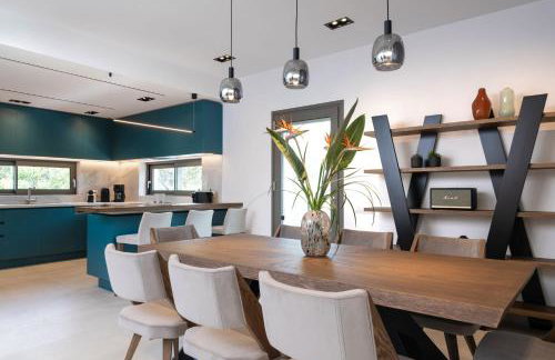 Antonia Villa - Luxurious Serenity with Private Pool, by ZanteWize - Foto 23