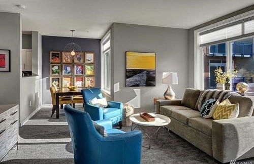 DT Designer's 2BR Condo Parking Tub Pool - 99 walk score - Foto 6