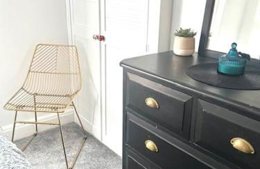 No24Sandbach - Home from Home - Exclusive Dog Friendly House & Garden - Photo 79