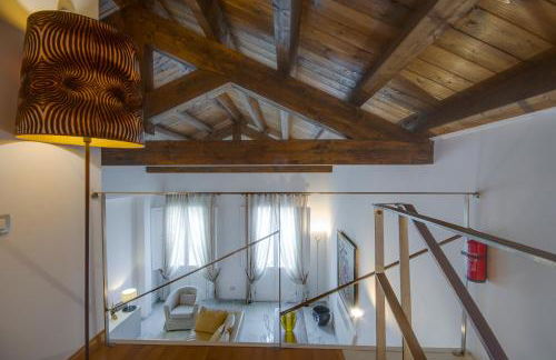 Right House - Characteristic Marina District - Photo 48