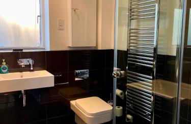 Coopers Lodge Luxury Lakefront Home Pool Spa - Foto 9