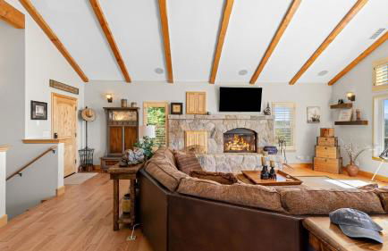 Hot Tub Fire Pit Game Room Amazing Deck Views Sky Canyon Lodge by AvantStay - Foto 18