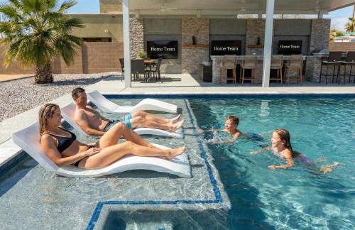 Backyard Oasis Heated Pool Game Room Gazebo - Foto 2