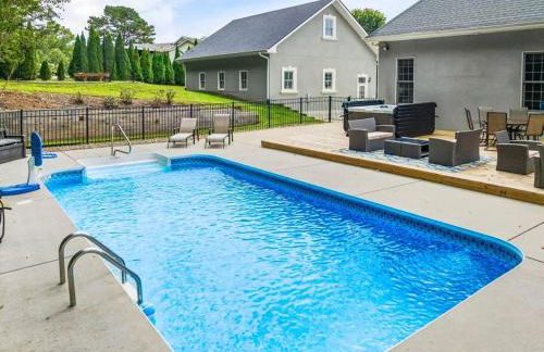 Lush Palace Has Power and Water, MTR Options - Foto 25