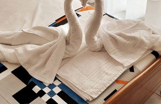 Impeccable 2-bed House in - Photo 1