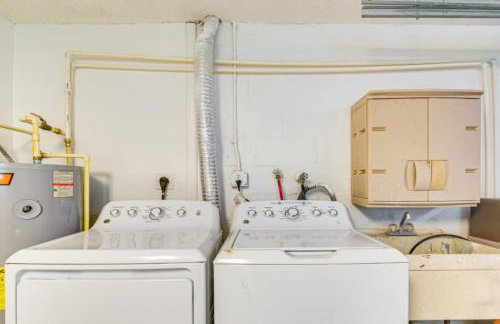 Home With Heated Pool Near Beaches - Foto 34