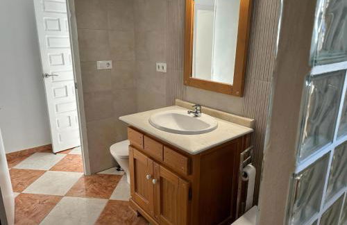 Apartment near sea beach and vibrant center - Photo 17