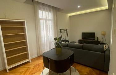 Apartment in monumental square Madrid Center - Photo 11