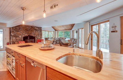 White Mountain Escape with Separate In-Law Suite! - Foto 8