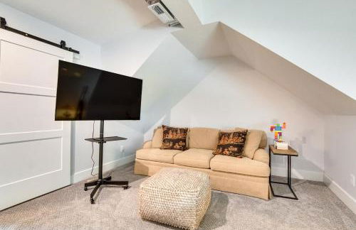 Bright and Sunny Getaway with Bikes 1 Mi to ESU! - Foto 25