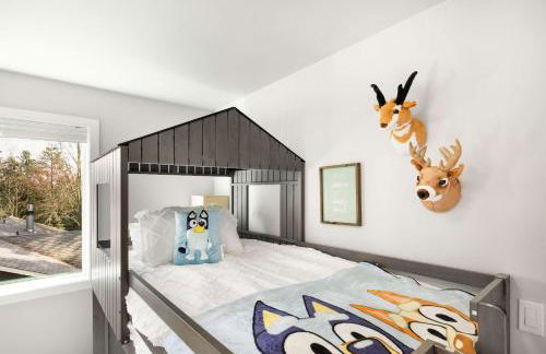 Modern 4BR Family Oasis - Treehouse Bunk &Game Room - Foto 38