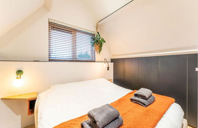 Stylish Holiday Home With Private Garden - Photo 3