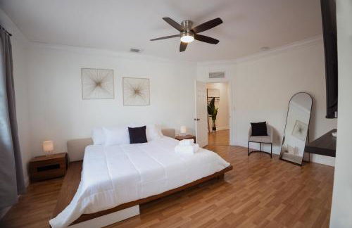 Miami Getaway Heated Pool Villa with Mini Golf & BBQ - Foto 24