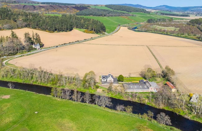 Kirkton Family Farmhouse With Hot Tub Alford Aberdeenshire - Photo 8