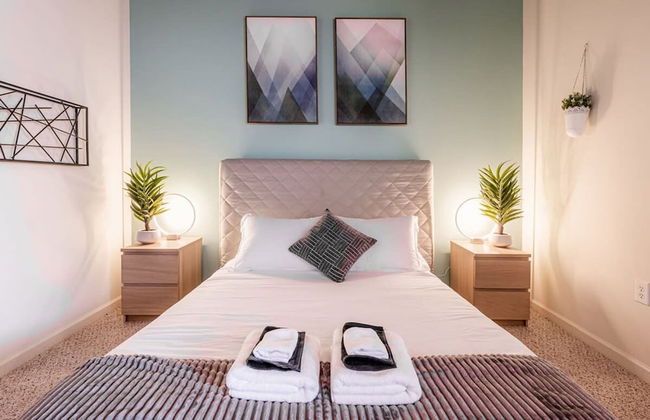 2 Bedroom Historic Brick Getaway with Wifi - Foto 11