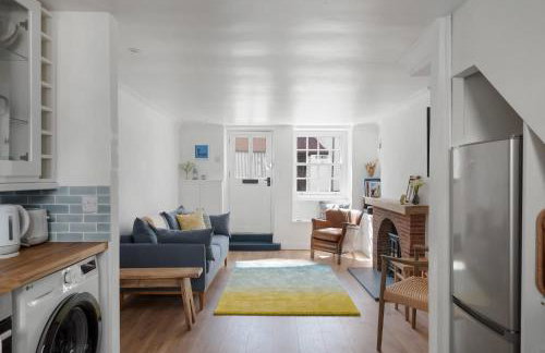 Serene Cottage Nr the Waterfront Topsham - Photo 22