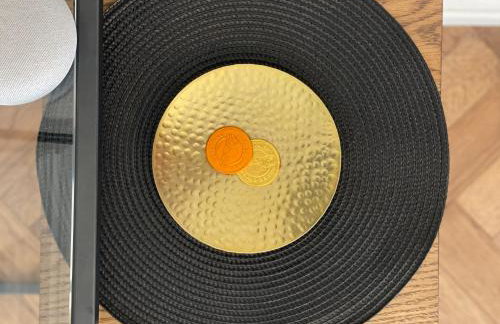 Beautiful old bank in Bakewell - Photo 11