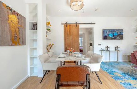 INTERIOR-DESIGN Apartment with HUGE Terrace - Photo 14