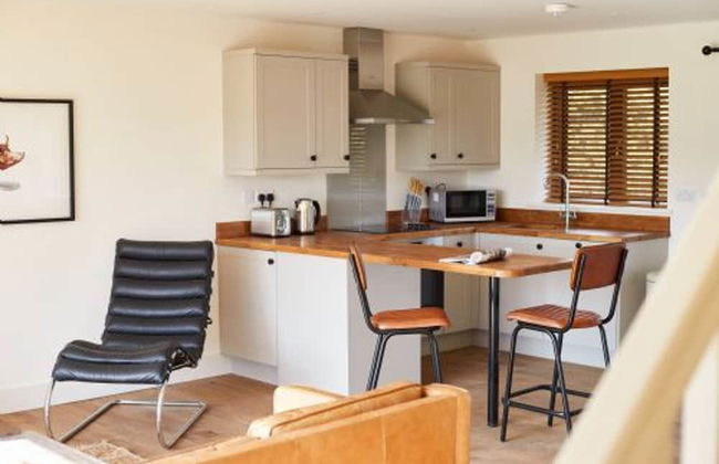 Host Stay Number Two Piglets - Photo 9