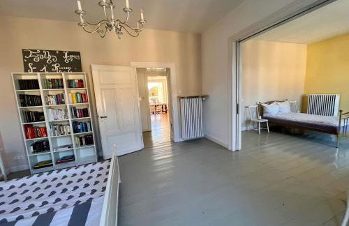 Beautiful apartment in a historic villa - Photo 37