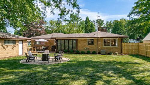 Entertainment Haven w Firepit, Games & Fenced Yard - Foto 3, Other