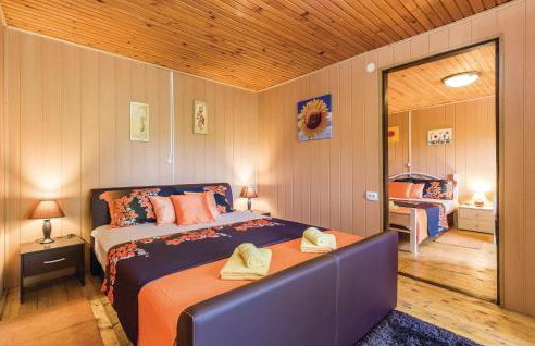 2 Bedroom Beautiful Home In Plaski - Photo 5