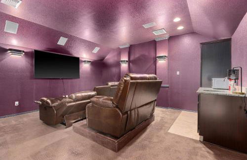 NEW 12 Bd Temple House, up to 14 PPL, Perfect for Families, Contractors, Large Groups, In Home Theatre, Arcade, Billiards - Professionally Managed By Stay Albatross Furnished Rentals - Foto 3