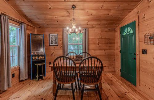 Smokies Cabin with Hot Tub and Arcade Games - Photo 35