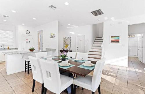 Grand Exclusive 4BR Pool Home near Disney Parks - Foto 8