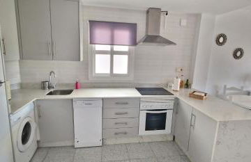 Apartamento con terraza en primera línea de playa - Foto 4