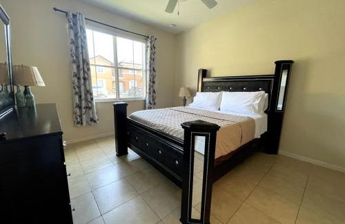 Spacious Family Fun Near Disney, Water Slide, Pool - Foto 40