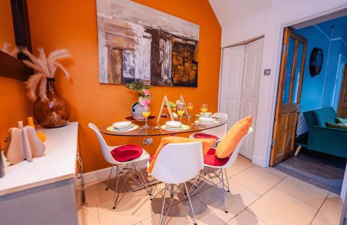 3BR 2Bath Home with Hot Tub Games Room By Stadium with Fast WiFi & Free Parking - Foto 11