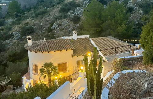 Beautiful villa with pool and stunning view - Foto 33