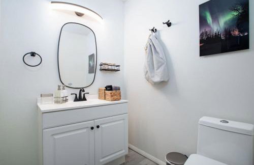 Fly Away Home with Aurora Views - Foto 20