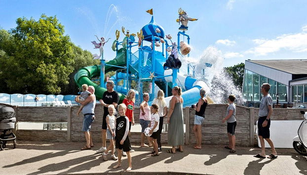 6 Person Holiday Park Home in Hesselager - Foto 5, Pool