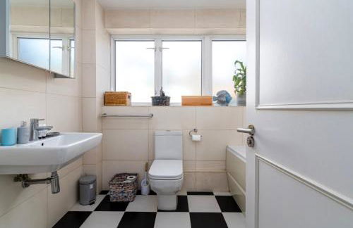 GuestReady - Fantastic home in the heart of London - Foto 29