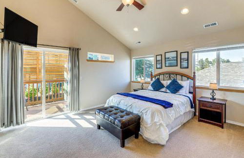 Coastal Oregon Home Walk to Dock! - Photo 13