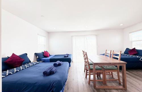 Cozy 3 BR Townhouse with Balcony - Photo 41