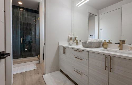 Downtown Luxury Villa Hot Tub Walk To Lake - Foto 13