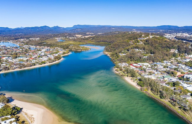 Luxe Waterfront Stay -Tallebudgera Creek - Foto 18