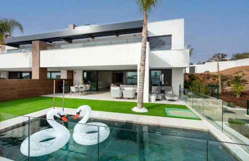 The White House Marbella - Photo 1