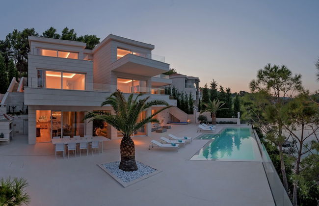 Beachfront Villa Seven Sins with Pool - Foto 40