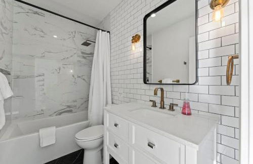 Stately DC Rowhome Spacious 7BR & 4BA #DCottage - Foto 22