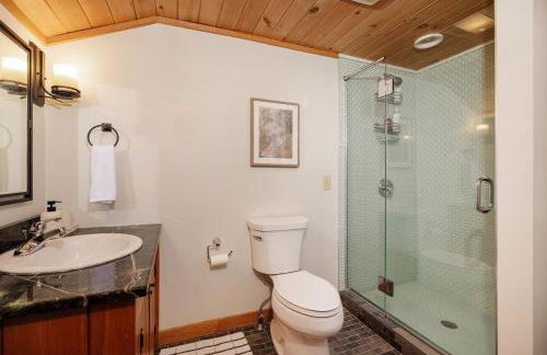 Sleeps 16-Hottub-Sauna-Pet Friendly-7 Min to Ski - Foto 26