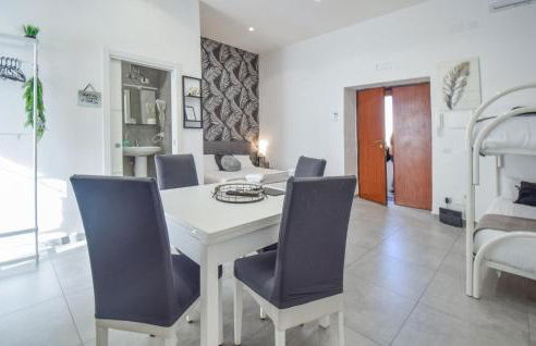 Beautiful Apartment In Napoli With Wifi - Foto 2