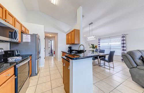 #463-Fabulous 4 bed villa with south facing private pool and spa overlooking water - Foto 23